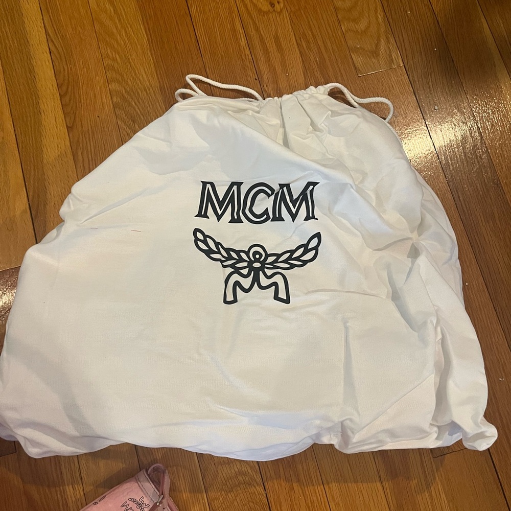 MCM Medium Pink Tote - Picture 6 of 8